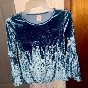 Youth girls 10/12 medium long sleeve shirt